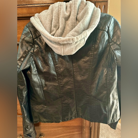 J2 Black Vegan Leather Jacket XS with Removable Hood - Picture 8 of 10